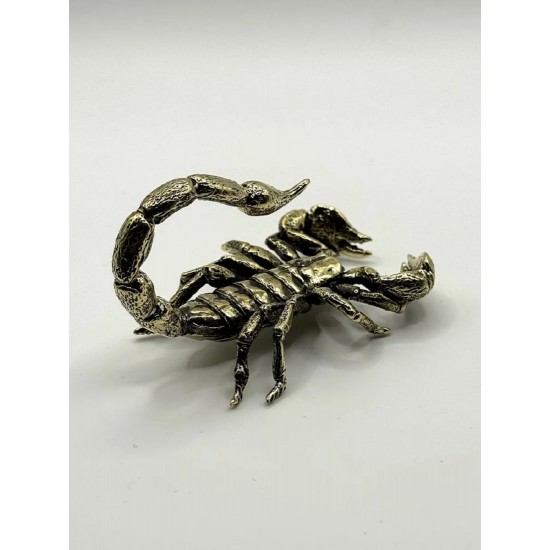 Estatuilla de bronce «Escorpion» Estatuilla de bronce «Escorpion»
