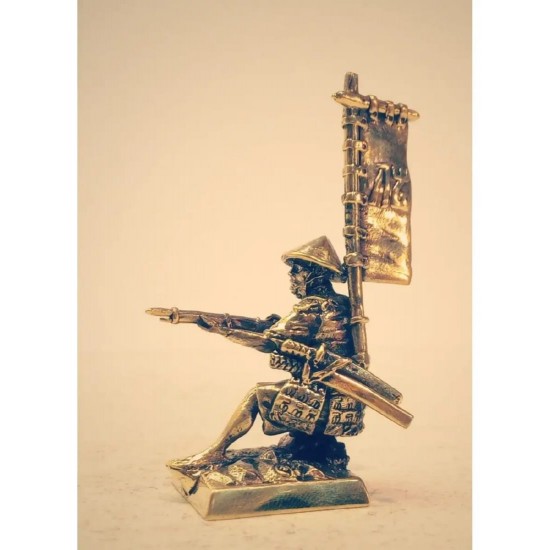 Miniature en bronze « Ashigaru a l'arquebuse en armure okashi gusoku »