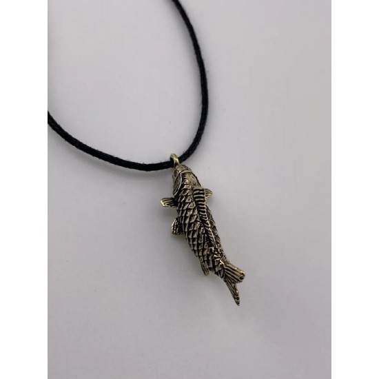 Colgante de bronce «Carpa»