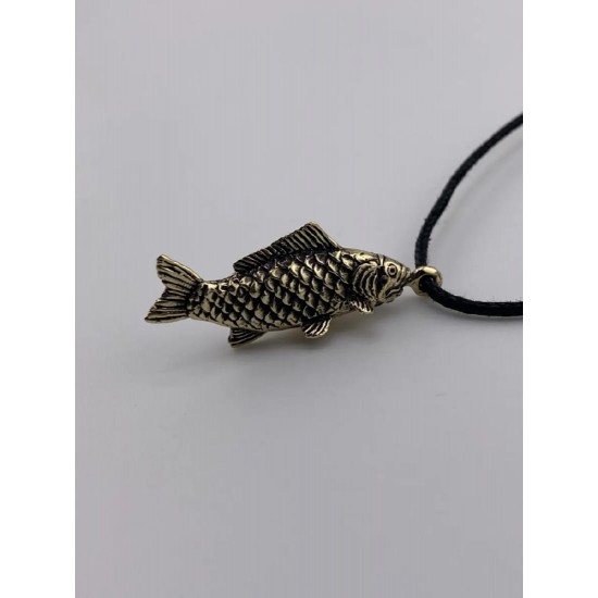 Colgante de bronce «Carpa»