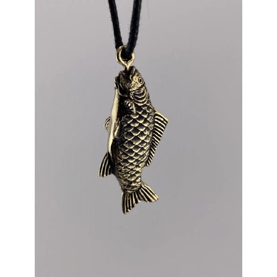 Colgante de bronce «Carpa»