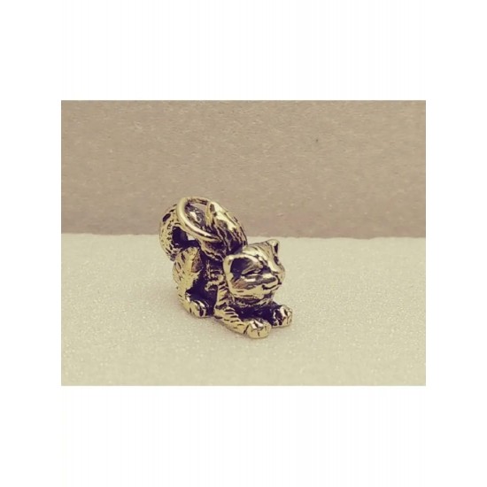 Sneaking Cat Bronze Pendant Sneaking Cat Bronze Pendant