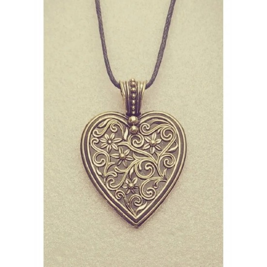 Colgante de bronce «Corazon de encaje»