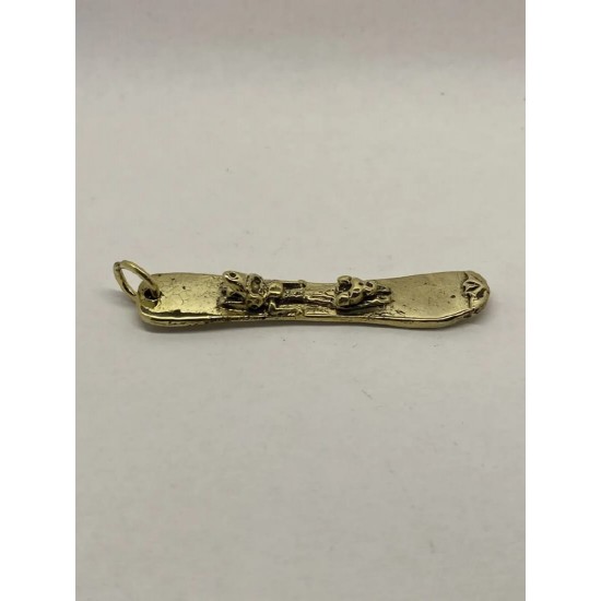 Colgante de bronce «Esquis»