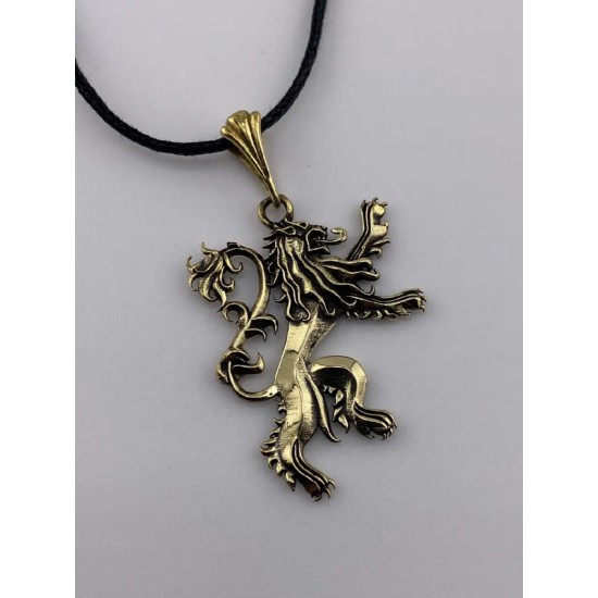 Colgante de bronce «Emblema de los Lannister»