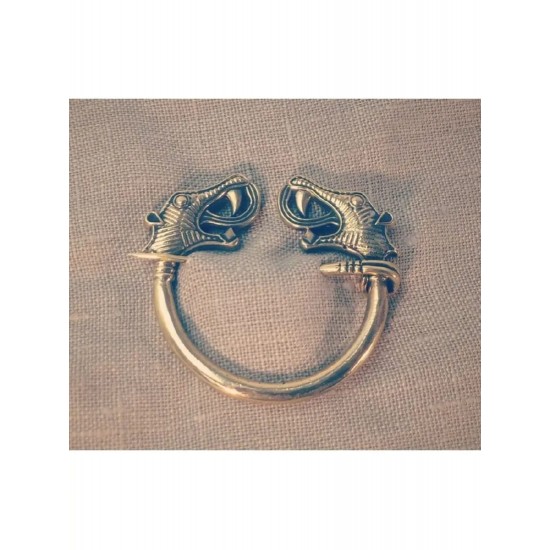 Fibula de bronce «Fibula "Dragones"»