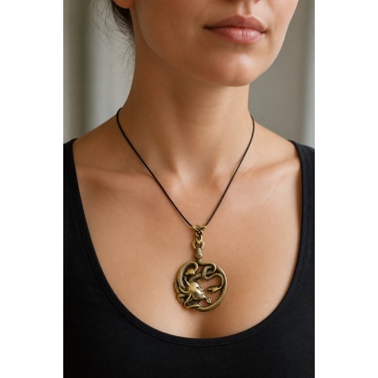 Colgante de bronce «Gorgona Medusa»