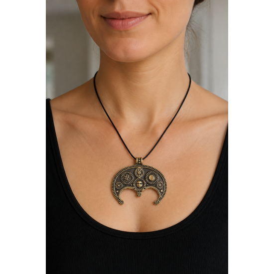 Colgante de bronce «Lunnitsa»
