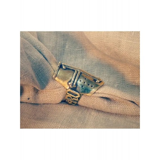 Anillo de bronce «Yelmo grande (Topfhelm)»