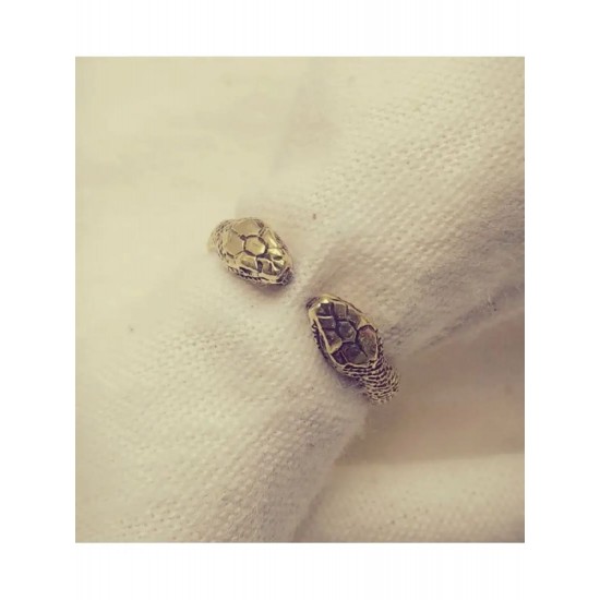 Anillo de bronce «Culebras»